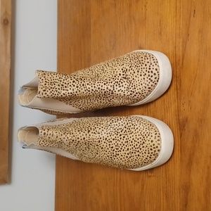 Coconuts by Matisse spotted booties, size 9